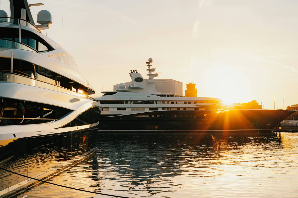 Bar chart showing top 5 reasons yacht charter claims are denied: misrepresentation (31%), out-of-zone operation (24%), lack of documentation (20%), unlicensed operation (15%), late reporting (10%)